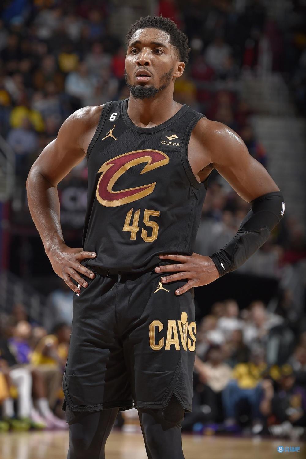 借助贝尔纳 借助贝尔纳